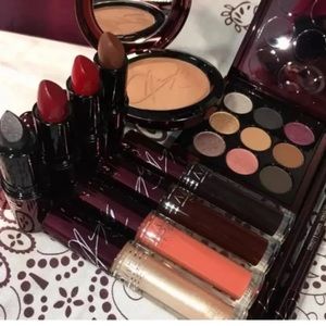 4 MAC X AALIYAH Lipstick